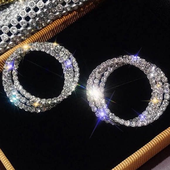 🤍18K white gold plated shiny circle earrings - Picture 2 of 4